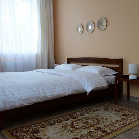 Central Comfortable One-Bedroom Apartment Chisináu Exterior foto